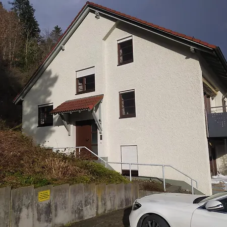 Waldblick アパート *